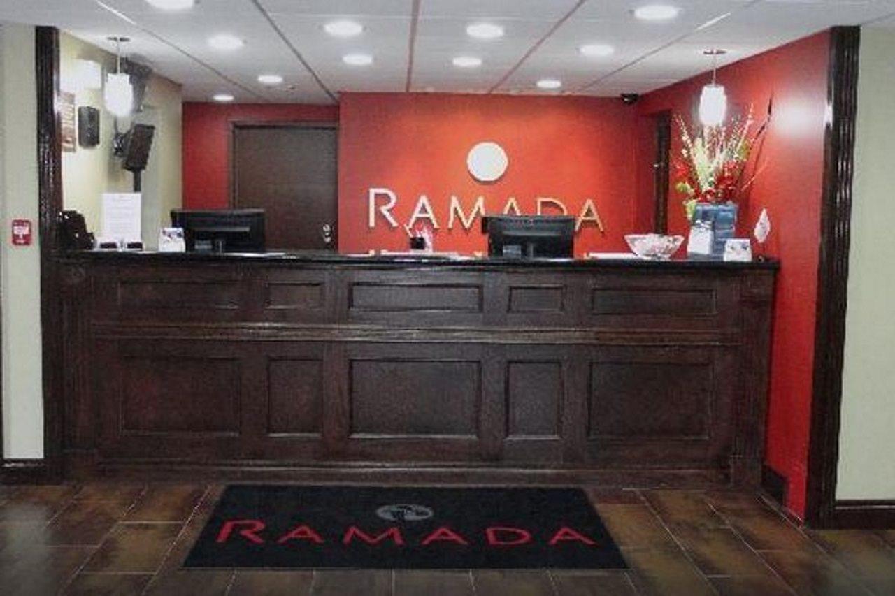 Ramada By Wyndham Tulsa Hotel Exterior photo